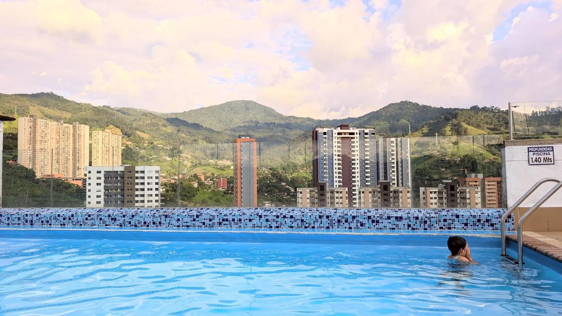 Beautiful Central Apartment Sabaneta